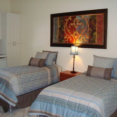 The Pershing Suites غرب شاطئ بالم المظهر الخارجي الصورة
