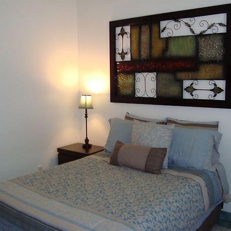 The Pershing Suites غرب شاطئ بالم المظهر الخارجي الصورة