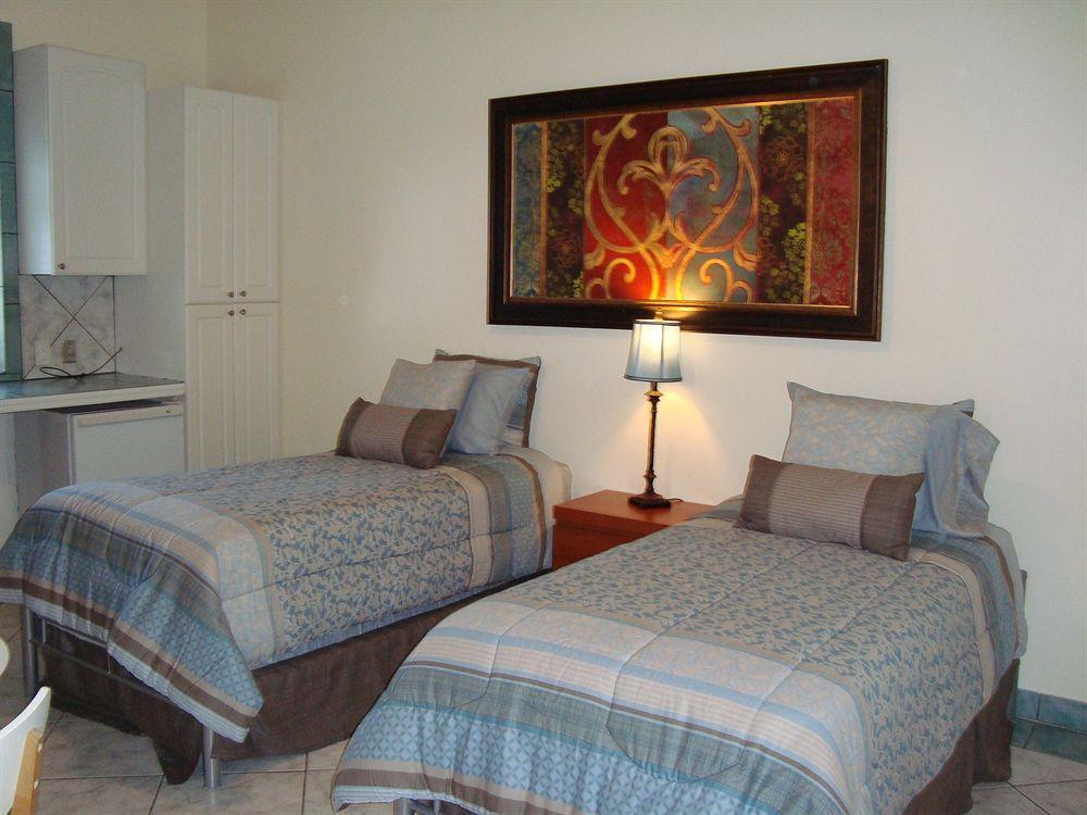 The Pershing Suites غرب شاطئ بالم المظهر الخارجي الصورة